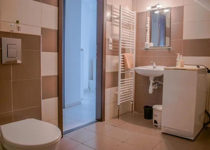 V Sukromi Samuel * مييافا