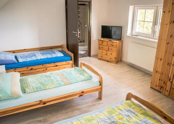 V Sukromi Samuel * مييافا