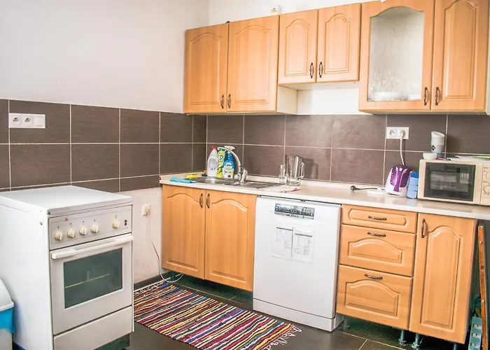 V Sukromi Samuel * مييافا