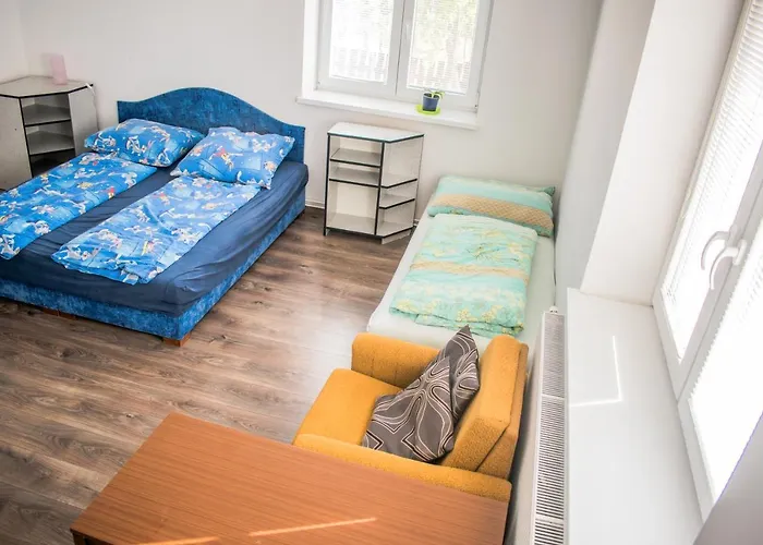 V Sukromi Samuel * مييافا